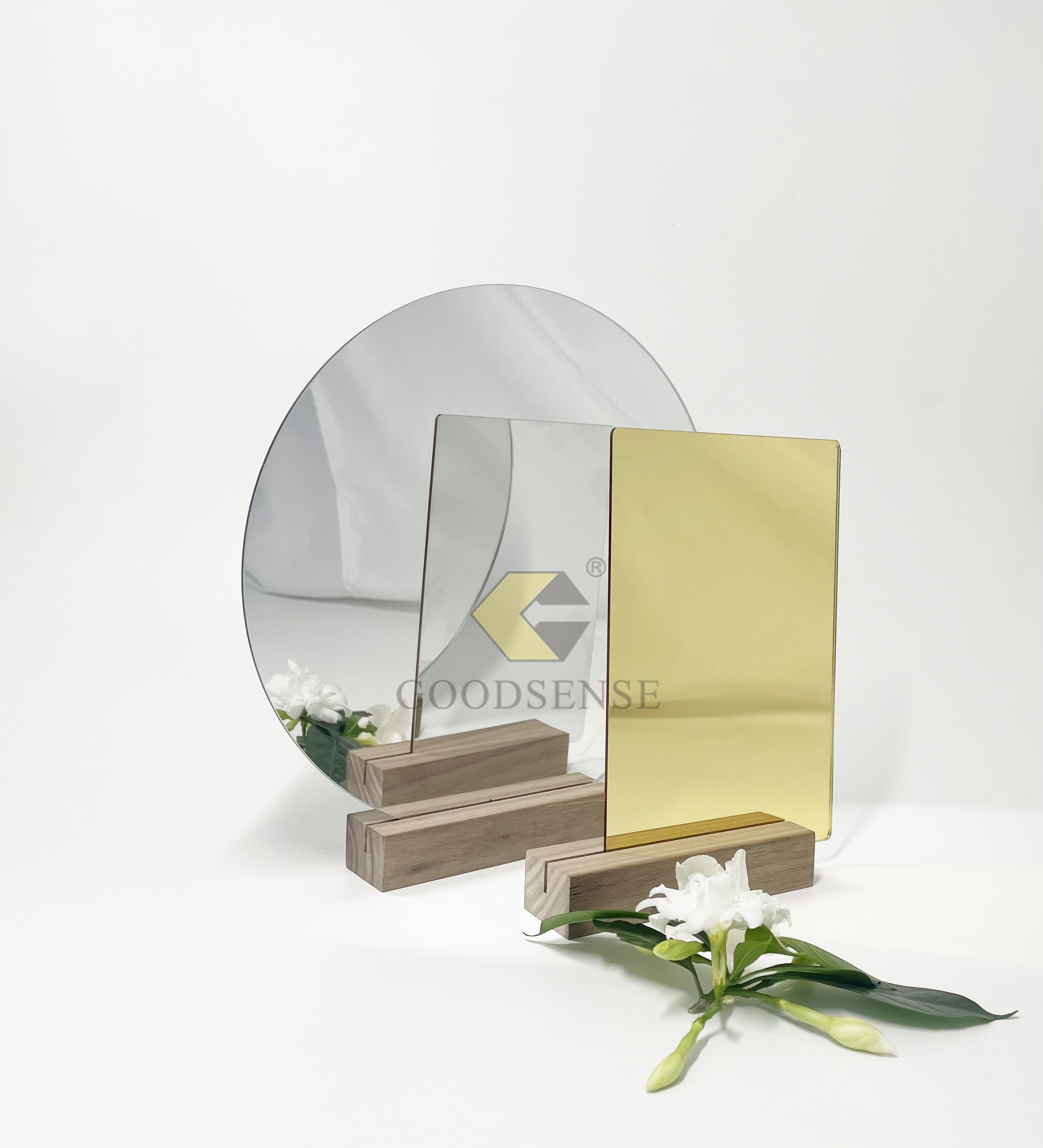 Goodsense Acrílico Dorado Fabricación de espejos de doble cara 4*8 Grandes espejos de oro Lucite cortados con láser personalizados Paneles de espejo livianos Espejo de metacrilato Azulejos reflectantes Acrílico reflejado para invitación de boda